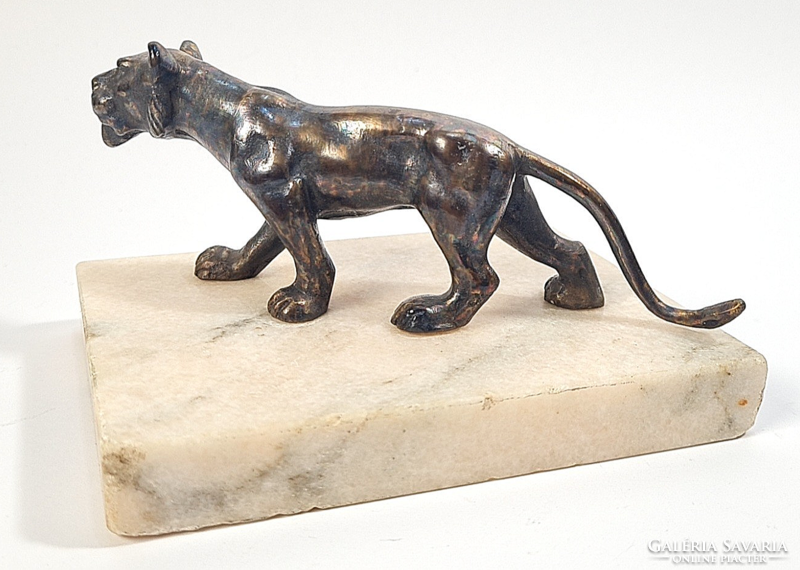 Antik, lopakodó nőstény oroszlán bronz/réz szobor / kisplasztika