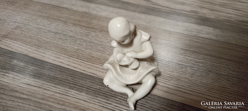Kőbányai porcelán babázó kislány, drasche