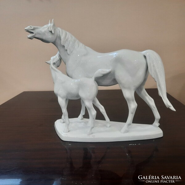 White Herend porcelain horse and foal figure