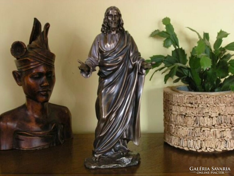 Jesus statue (331)