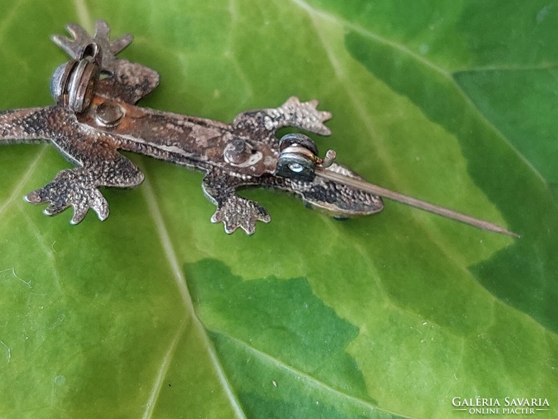 Gekkó alakú bross fém gyík kitűző
