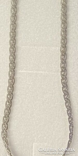Barely used women's silver necklace