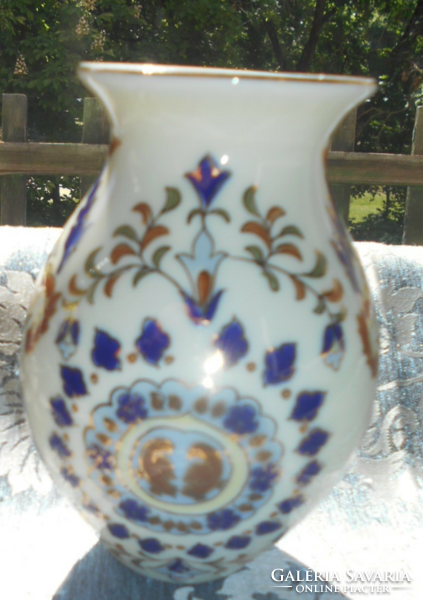 Zsolnay porcelain vase with Persian pattern - hand painted - gold contour - with master signature