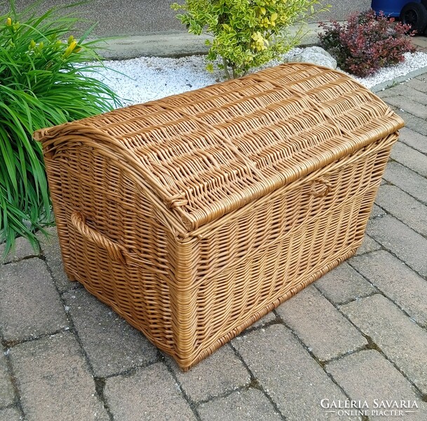 Wicker furniture, chest with curved lid
