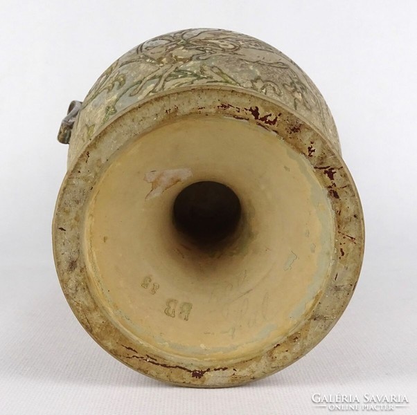 1R382 Bernard Bloch : Antik vadászjelenetes terrakotta váza 31 cm XIX. század