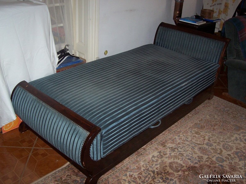 Best price!! Antique swan bed for sale
