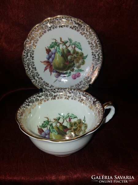 A dreamy English porcelain tea set with rich gilding!