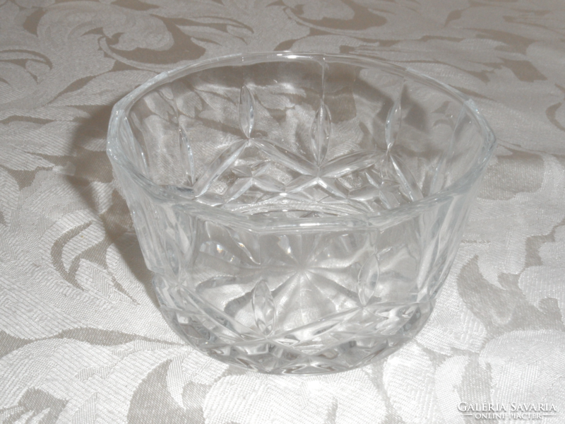 Glass bowl serving
