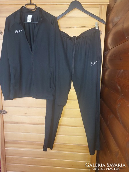 Nike tracksuit. Not used, just washed. Ordered from About you. It was HUF 24,990