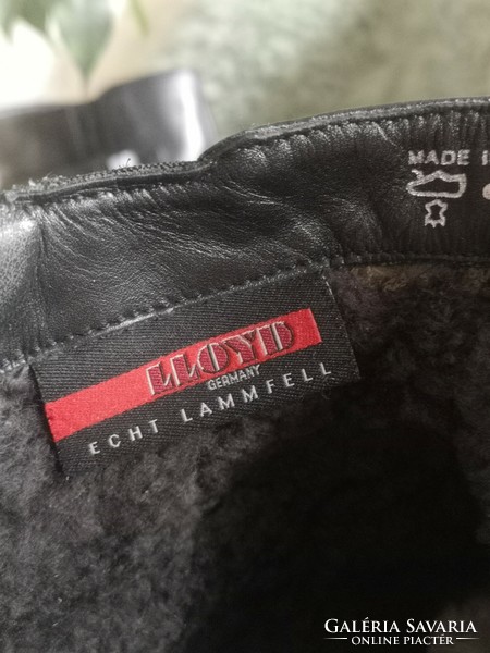 Lloyd 42.5-43-as 8.5-es fekete báránybéléses loafer, félcipő, csizma