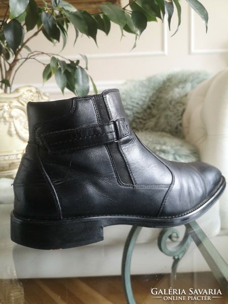 Lloyd 42.5-43-as 8.5-es fekete báránybéléses loafer, félcipő, csizma