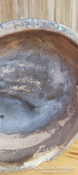 1880-as évekből, Bernard Bloch terrakotta, gazdaasszony libával