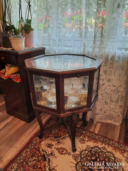 Cup table display case
