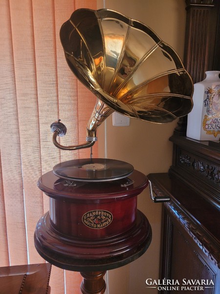 Old working gramophone