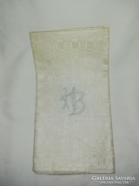 Hand-embroidered antique table silk damask napkins, made of stafirung