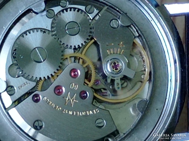 17 köves ZentRa Savoy
