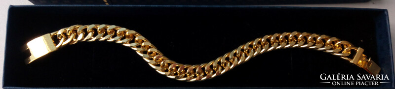 Gold-plated heavy chain bracelet stainless steel with thick 18k gold plating.