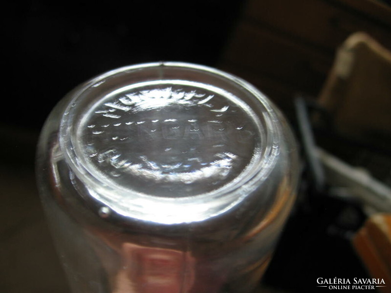 Retro FEDERAL LAW FORBIDS SALE OR RE USE OF THIS BOTTLE  MONINPEX HUNGARY BUDAPEST kis palack