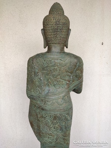 Hatalmas (123 cm), csodálatosan kidolgozott bronz Buddha.