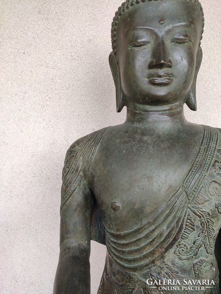 Hatalmas (123 cm), csodálatosan kidolgozott bronz Buddha.