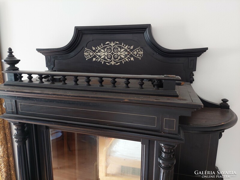 Boulle kastély vitrin ritka monogrammos betéttel