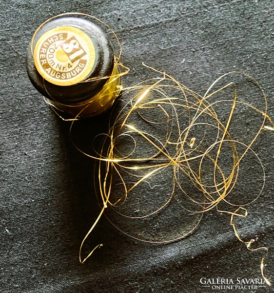 HÁBORÚ ELÖTTI SPULNIS ANGYALHAJ LAMETTA 200 MÉTER KARÁCSONY KARÁCSONYFADÍSZ SCHÖRER CÉRNA + DOBOZ