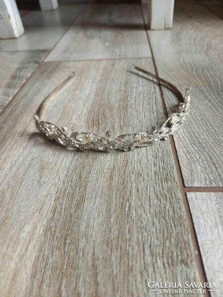 Meseszép régi ezüstözött, üveggyöngy díszes tiara (13,5x14,5x2 cm)