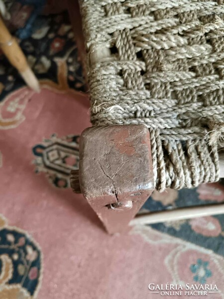 Parasztszék, egyszerű házi készítésű, 19. századi fonott zsinór ülőkés keményfa szék, LEÁRAZVA!!!
