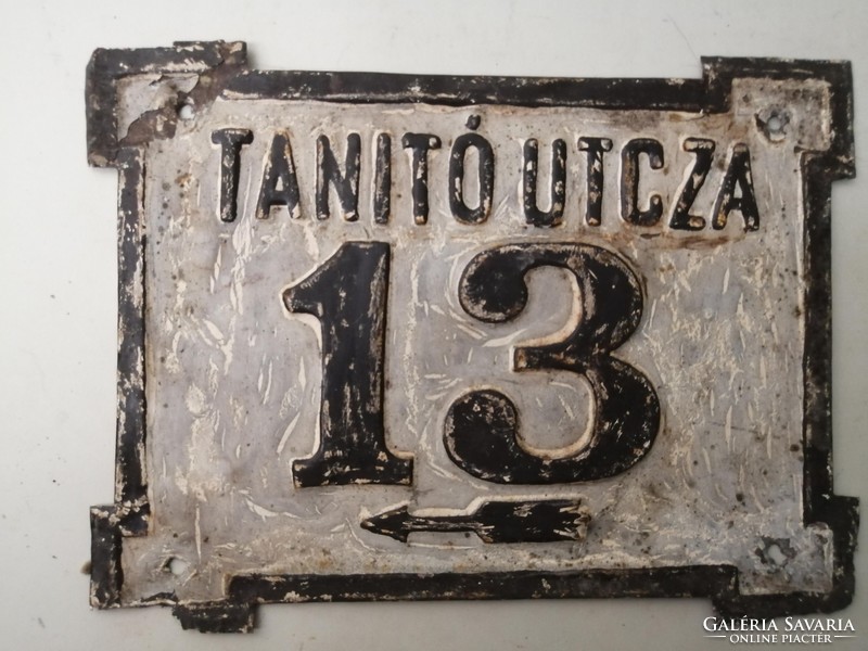 ANTIK UTCA- ÉS HÁZSZÁM  -  TANITÓ UTCZA 13