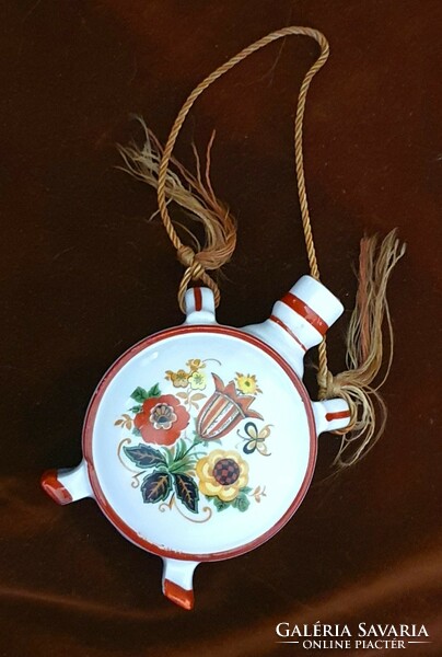 Antik Zsolnay magyaros porcelán kulacs.