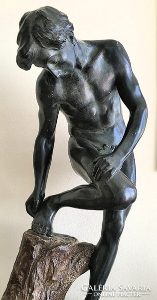 J.Parentani?:Atléta,47 cm-s kerámia szobor,1900-s évek eleje