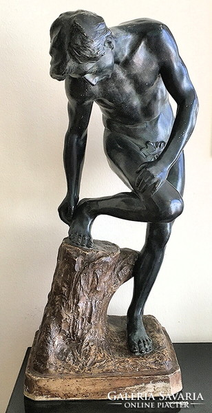 J.Parentani?:Atléta,47 cm-s kerámia szobor,1900-s évek eleje
