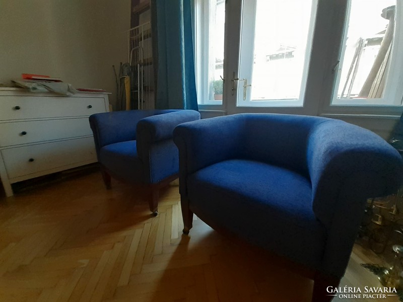 Frissen felújított chippendale klubfotel új szövettel 2 db
