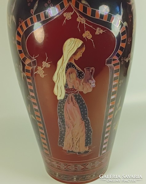 ZSOLNAY NAGY KÉTTÜZŰ EOSIN PORCELÁN VÁZA MESTERMŰ FESTŐ HORVÁTH GYÖNGYI DOLGOZÓ HÖLGYEK (R004)