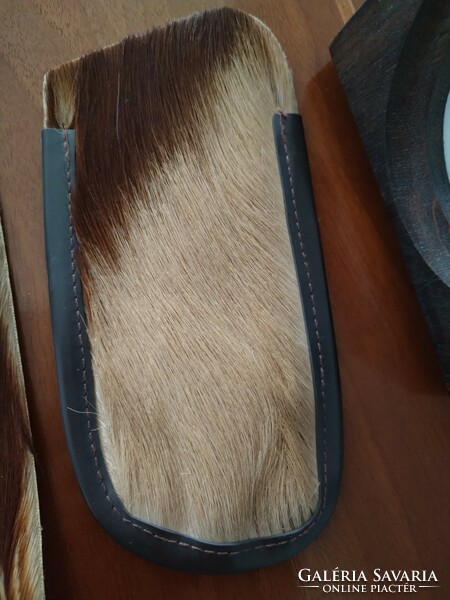 Könyvjelző + szemüveg tok  / valódi szőrme - kettő darabos szett