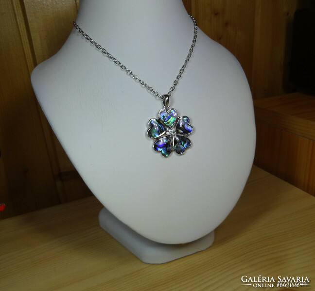Abalone Shell(paua,pávakagyló)kagylóval díszített gyönyörű 5 szívből álló medál orvosi acél szerelék