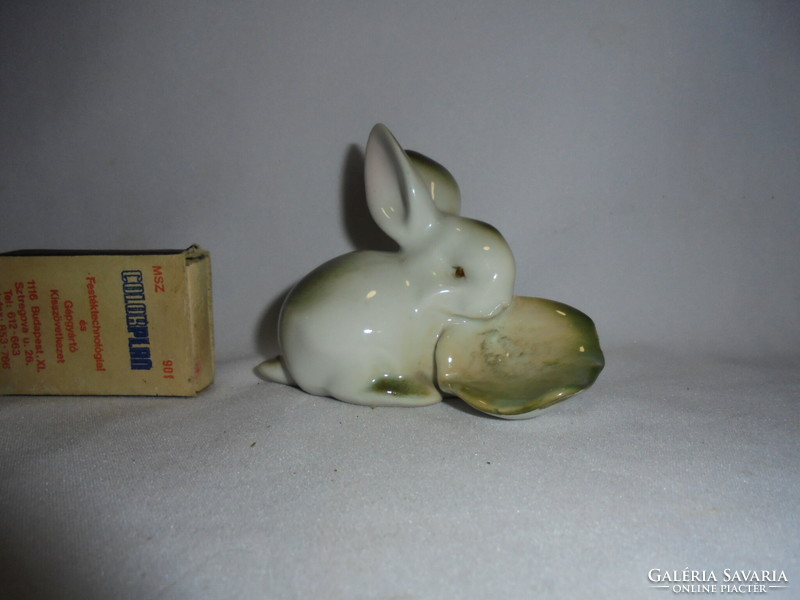 Régi Zsolnay nyuszi figura, nipp