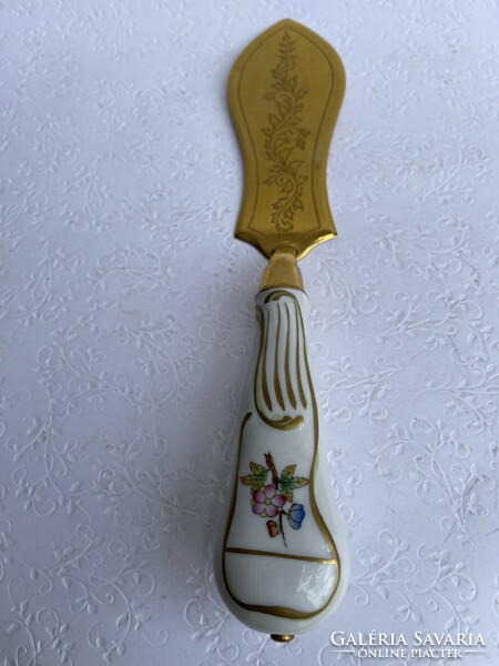 Herendi porcelán nyelű tortalapát és kis faliváza