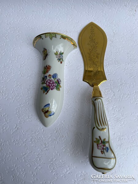 Herendi porcelán nyelű tortalapát és kis faliváza