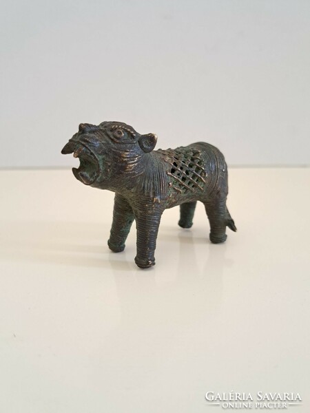 Antik indiai keleti bronz kis méretű tigris figura szobor