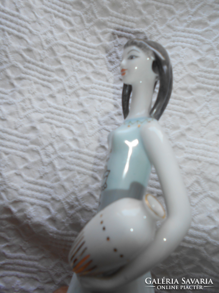 Hollóházi korsos lány - kézzel festett art deco  porcelán figura 27 cm