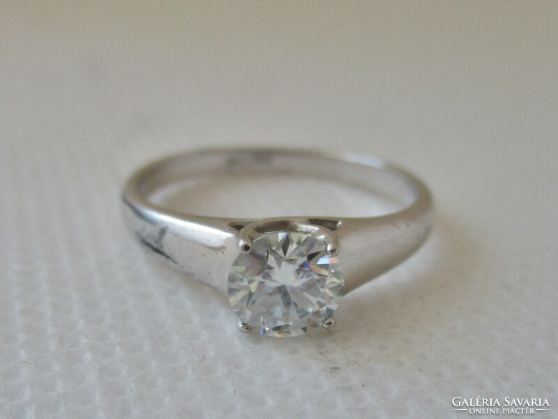 Akció! Szép ezüst szoliter gyűrű 0,84ct moissanit gyémánttal