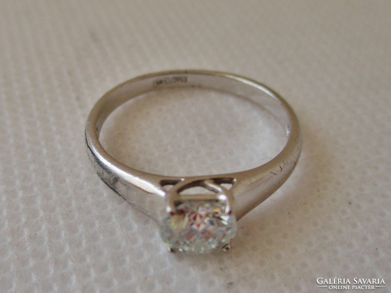 Akció! Szép ezüst szoliter gyűrű 0,84ct moissanit gyémánttal