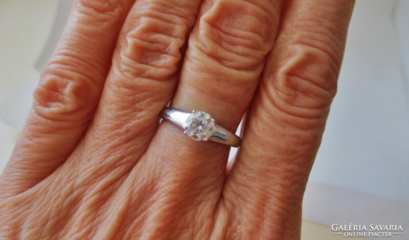 Akció! Szép ezüst szoliter gyűrű 0,84ct moissanit gyémánttal
