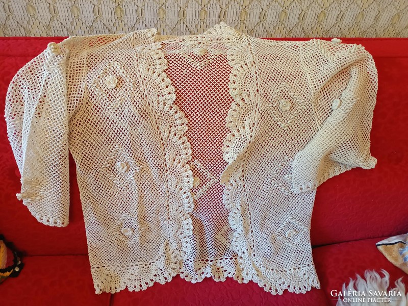 Gyönyörű,elegáns,egyedi horgolt női felső
