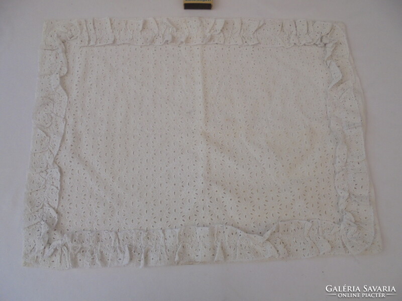 Fehér madeira párnahuzat