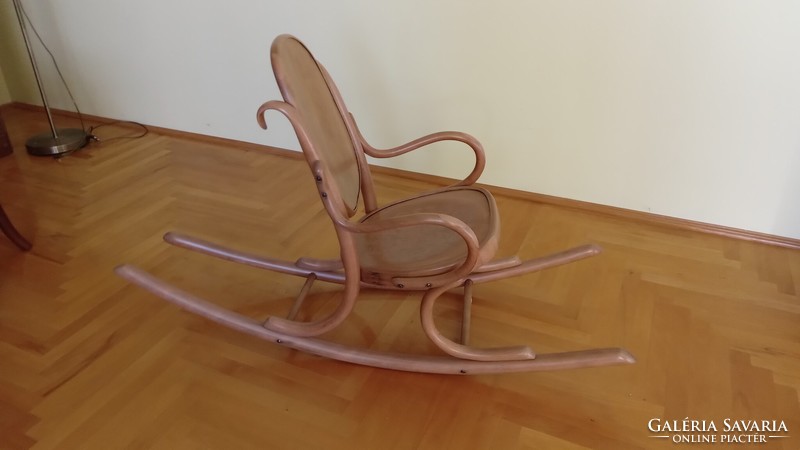 Thonet gyerek hintaszék