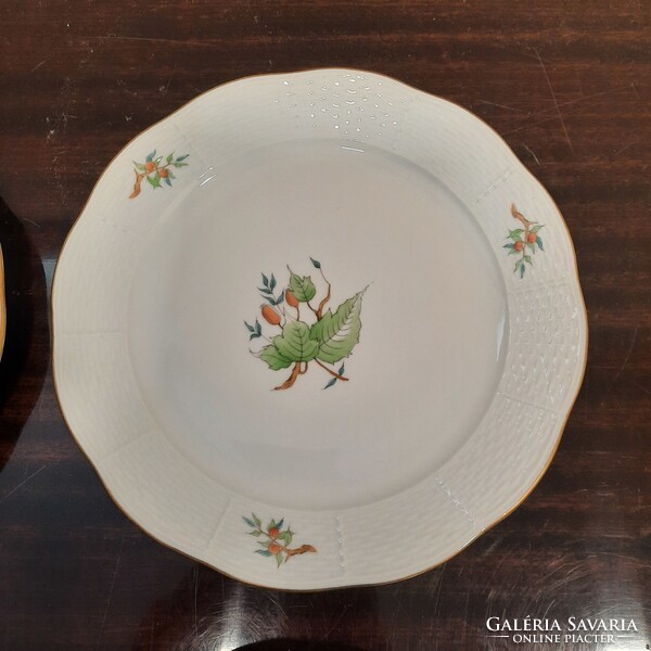 Herendi hecsedli, csipkebogyó mintás porcelán lapostányér, tányér
