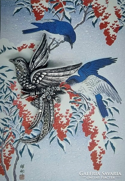 Vintage csodás szürke és víz színű kristályokkal kirakott paradicsom madár bross kitűző