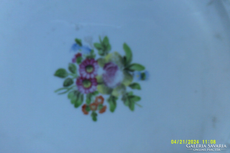 Herendi porcelán lapos tányér 25.5 cm átmérővel,osztott kosárfonásos széllel.